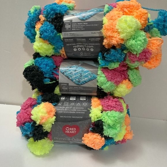 Red Heart Pomp A Doodle Jumbo Yarn Bright Lights Neon Black Pom Pom - Picture 1 of 13